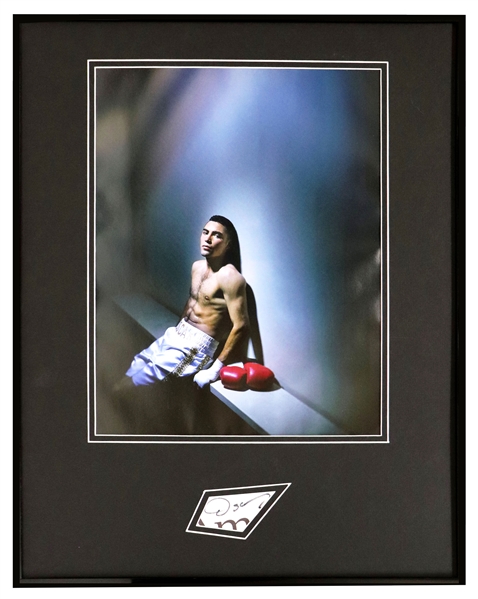 Oscar De La Hoya Signed Framed 16x20 Photo Display JSA